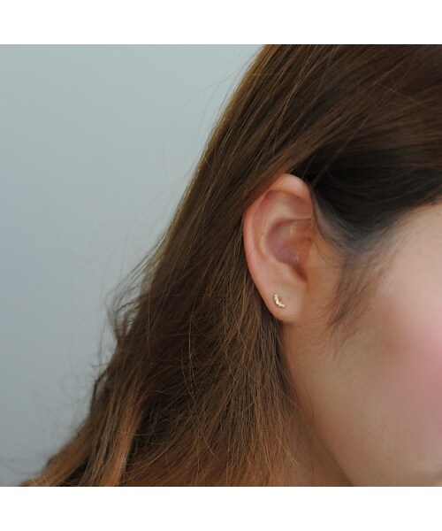 pinacoteca（ピナコテーカ）の「ピナコテーカ 222 クレセント ムーン ダイヤモンド スタッド ピアス（ピアス（片耳用）・レディース・ゴールド・Free）」の2枚目の写真