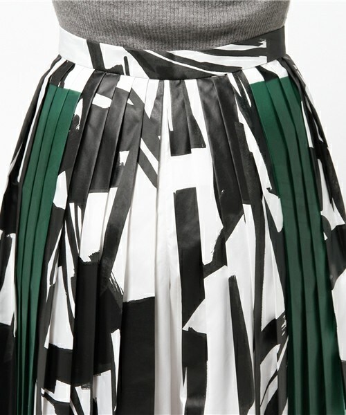 TOGA PULLA（トーガ プルラ）の「TOGA PULLA パネルプリントパンツ  