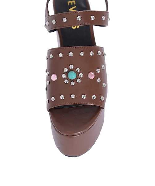 EVRIS（エヴリス）の「スタッズ厚底サンダル（シューズ・レディース・ホワイト/ブラック/ブラウン(WEB限定)）」の11枚目の写真