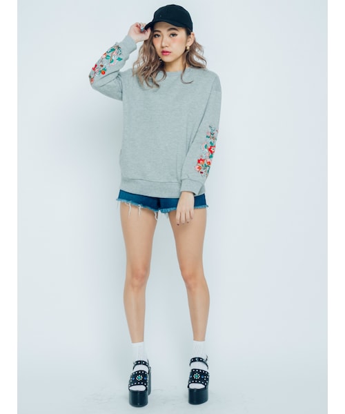 EVRIS（エヴリス）の「スタッズ厚底サンダル（シューズ・レディース・ホワイト/ブラック/ブラウン(WEB限定)）」の4枚目の写真