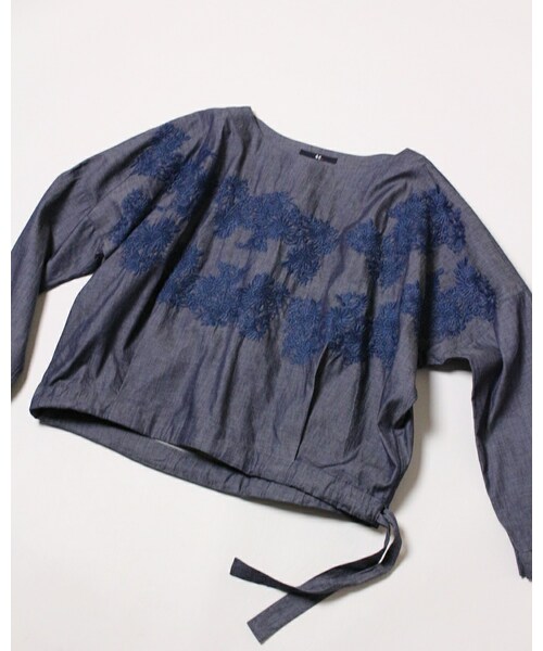 45R（フォーティファイブアール）の「シルキーデニムフラワー刺繍  