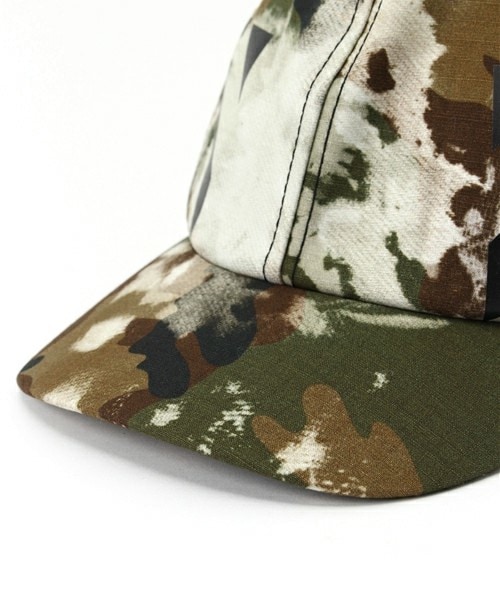 off white（オフホワイト）の「OFF WHITE カモフラベースボールキャップ（キャップ・メンズ・カーキ・FREE）」の3枚目の写真