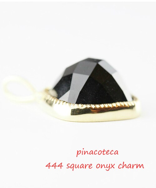 pinacoteca（ピナコテーカ）の「ピナコテーカ 444 スクエア クッションチェッカーカット ブラック オニキス チャーム（チャーム・レディース・ブラック・Free）」の3枚目の写真