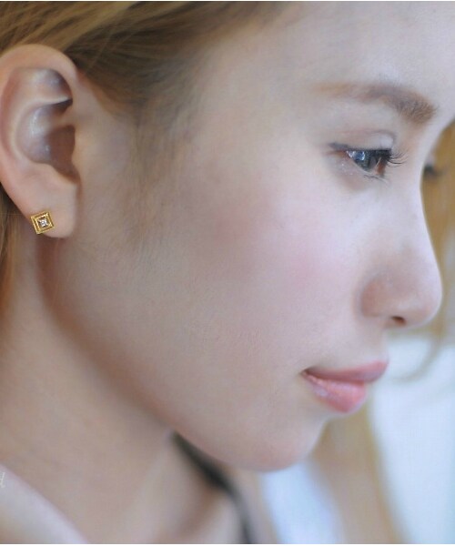 pinacoteca（ピナコテーカ）の「ピナコテーカ 538 ラニャテーラ ダイヤモンド スタッド ピアス（ピアス（両耳用）・レディース・ゴールド・Free）」の5枚目の写真