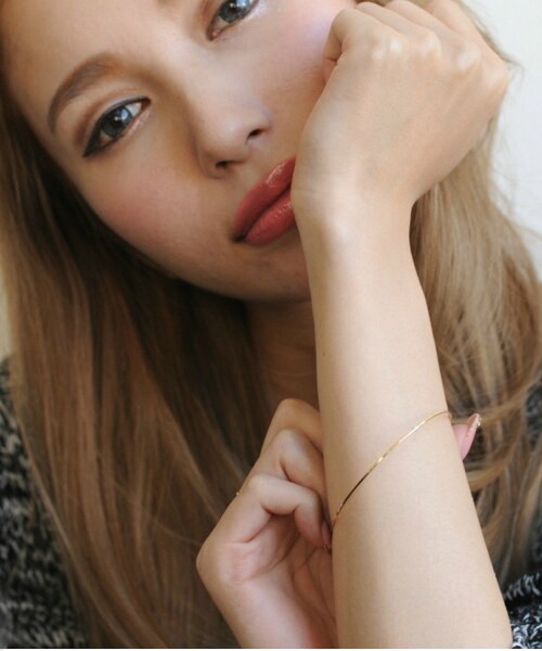 les desseins de DIEU（レデッサンドゥデュー）の「レ デッサン ドゥ デュー 922 ソリッドゴールド 金線 バングル 0.9ミリ ダイヤ無し（バングル/リストバンド・レディース・ゴールド・17cm-19cm）」の7枚目の写真