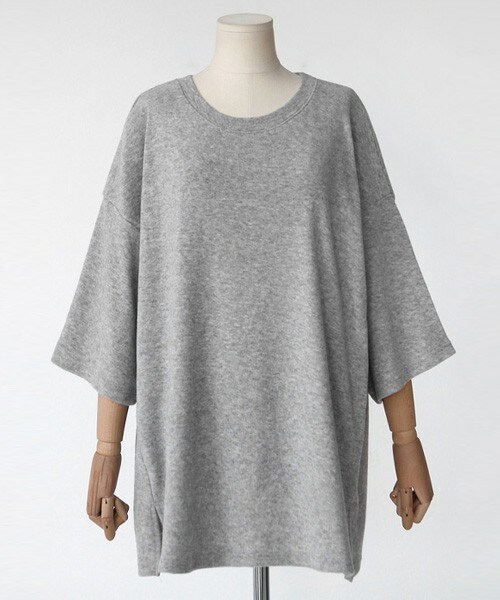 DHOLIC（ディーホリック）の「オーバーサイズスリットTシャツ（Tシャツ/カットソー・レディース・ブラック/グレー/アイボリー/ベージュ・FREE）」の3枚目の写真