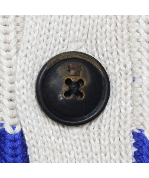SCOTCH & SODA(スコッチ アンド ソーダ)の「COLLEGE CARDIGAN KNIT DESSIN A(カーディガン/ボレロ・メンズ・DESSIN A・S.M.L)」の4枚目の写真