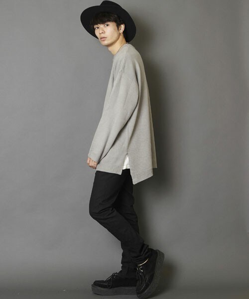 unrelaxing（アンリラクシング）の「サイドスリットプルオーバービッグサイズニット（ニット/セーター・メンズ・ブラック/グレー・FREE）」の17枚目の写真