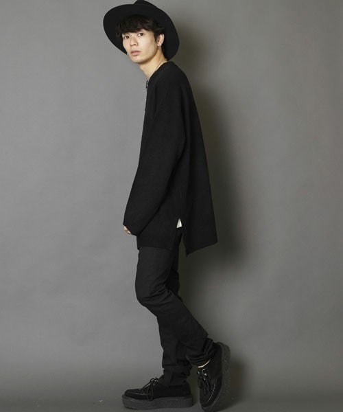 unrelaxing（アンリラクシング）の「サイドスリットプルオーバービッグサイズニット（ニット/セーター・メンズ・ブラック/グレー・FREE）」の14枚目の写真