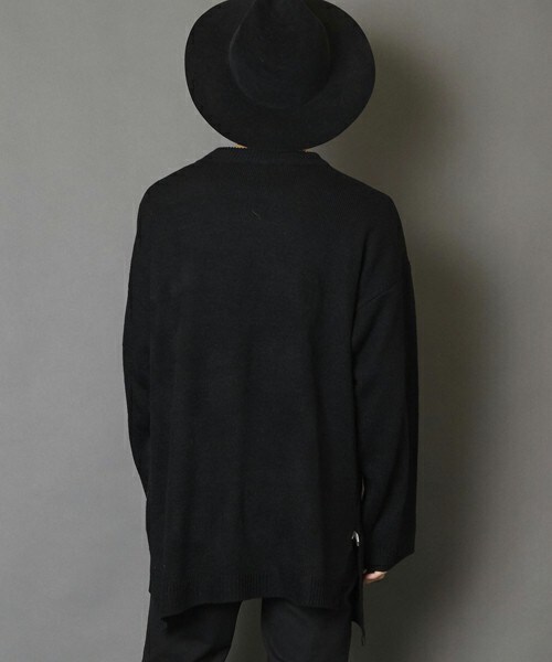 unrelaxing（アンリラクシング）の「サイドスリットプルオーバービッグサイズニット（ニット/セーター・メンズ・ブラック/グレー・FREE）」の6枚目の写真