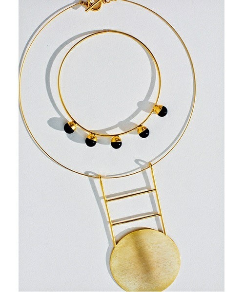 mame（マメ）の「mame アベンチュリンフープピアス（ピアス（両耳用）・レディース・ブラック/ライトグリーン・FREE）」の3枚目の写真