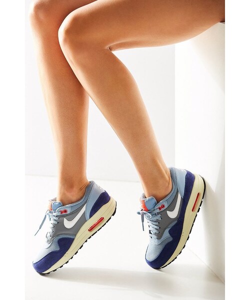 NIKE（ナイキ）の「Nike Women's Air Max 1 Essential Running Sneaker（スニーカー・レディース・Black/Gray・5/6/6.5/7/7.5/8/8.5/9/9.5/10）」の2枚目の写真