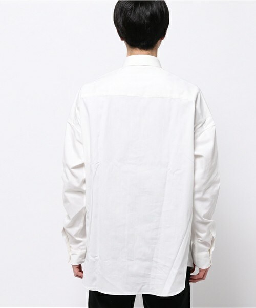 JOHN LAWRENCE SULLIVAN（ジョンローレンスサリバン）の「JOHN LAWRENCE SULLIVAN オーバーサイズデニムシャツ（シャツ/ブラウス・メンズ・ホワイト/ブラック/ダークブルー・MEDIUM）」の6枚目の写真