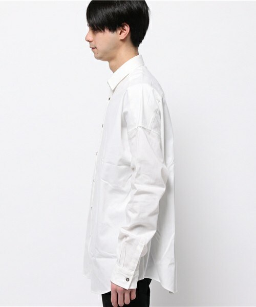 JOHN LAWRENCE SULLIVAN（ジョンローレンスサリバン）の「JOHN LAWRENCE SULLIVAN オーバーサイズデニムシャツ（シャツ/ブラウス・メンズ・ホワイト/ブラック/ダークブルー・MEDIUM）」の5枚目の写真