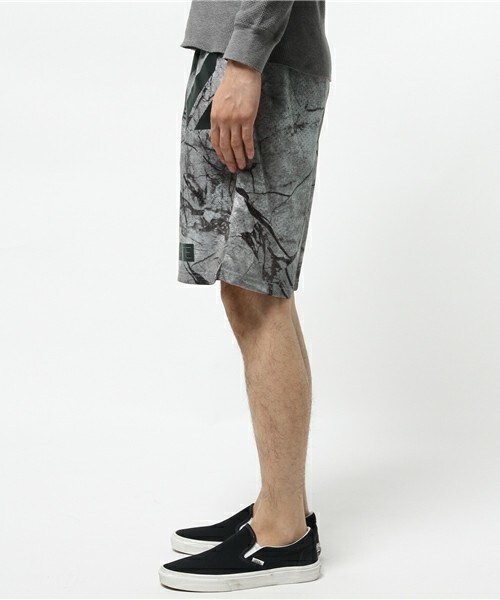 off white（オフホワイト）の「OFF WHITE マーブルメッシュショーツ（その他パンツ・メンズ・グレー・SMALL/MEDIUM/LARGE）」の3枚目の写真