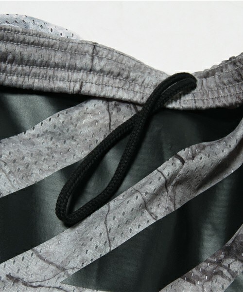 off white（オフホワイト）の「OFF WHITE マーブルメッシュショーツ（その他パンツ・メンズ・グレー・SMALL/MEDIUM/LARGE）」の10枚目の写真