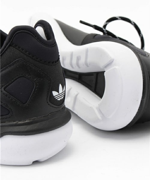 adidas（アディダス）の「TUBULAR RNR M19648（スニーカー・メンズ・ブラック・26.5cm/27cm/27.5cm/28cm/28.5cm/29cm）」の9枚目の写真