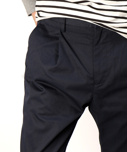 FREAK'S STORE(フリークスストア)の「ワンプリーツテーパードパンツ -2016新作-(パンツ・メンズ・オフホワイト/ブラック/ベージュ/オリーブ/ネイビー・M/L)」の9枚目の写真