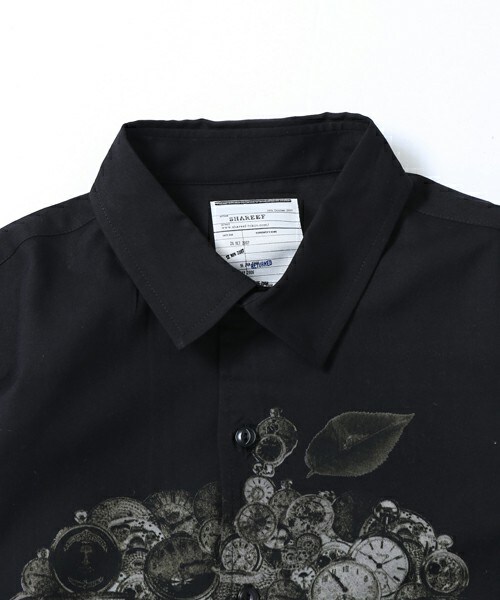 SHAREEF（シャリーフ）の「PRINT SHIRTS CLOCK APPLE ブラック