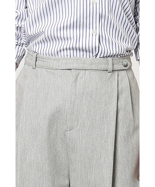 LIMITLESS LUXURY（リミットレスラグジュアリー）の「《予約》タックショートパンツ（パンツ・グレーA/ホワイト/ベージュ・36/38）」の10枚目の写真