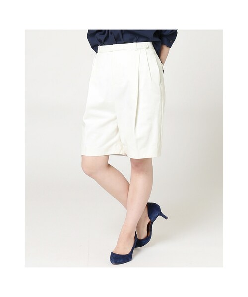 LIMITLESS LUXURY（リミットレスラグジュアリー）の「《予約》タックショートパンツ（パンツ・グレーA/ホワイト/ベージュ・36/38）」の2枚目の写真