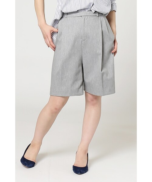 LIMITLESS LUXURY（リミットレスラグジュアリー）の「《予約》タックショートパンツ（パンツ・グレーA/ホワイト/ベージュ・36/38）」の7枚目の写真