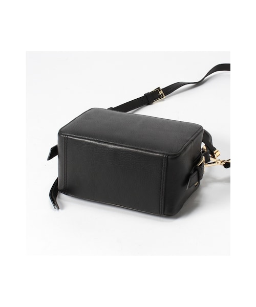 La TOTALITE（ラトータリテ）の「Le vernis トップリボンポシェット（バッグ・ブラック/ピンク・フリー）」の7枚目の写真