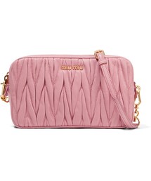 miu miu（ミュウミュウ）の「Miu Miu Small Matelassé Leather Camera