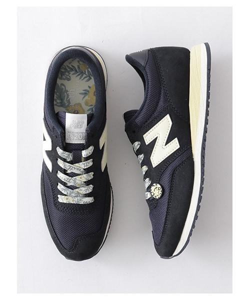 earth music&ecology(アースミュージックアンドエコロジー)の「New BalanceCW620×earth スニーカー(シューズ・ライトベージュ/ネイビー・23cm/23.5cm/24cm/24.5cm)」の2枚目の写真