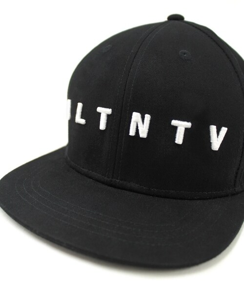 RNA（アールエヌエー）の「＜予約＞ミニロゴバックスナップキャップ（帽子・レディース・ホワイト/ブラック/ブルー・F）」の7枚目の写真