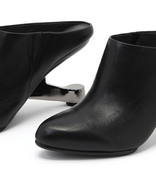 UNITED NUDE（ユナイテッドヌード）の「UNITED NUDE  『Eamz Mule』ブーツ（ブーツ・レディース・ホワイト/ブラック・36/37/35/38/39）」の6枚目の写真