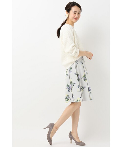 La TOTALITE(ラトータリテ)の「ブーケフラワータックスカート(スカート・グレーB/ネイビー・36/38)」の4枚目の写真