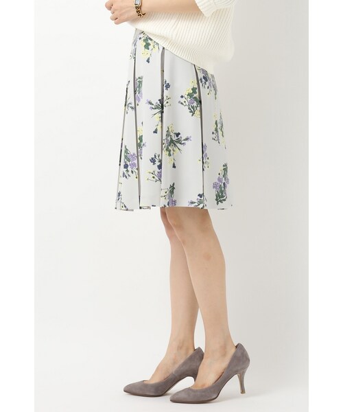 La TOTALITE(ラトータリテ)の「ブーケフラワータックスカート(スカート・グレーB/ネイビー・36/38)」の7枚目の写真