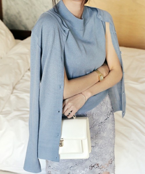 DHOLIC(ディーホリック)の「ハイネックスリーブレスニット&ニットカーディガンSET(ニット/セーター・レディース・ライトブルー/ピンク/ホワイトアイボリー/ブラック/グレー・FREE)」の1枚目の写真