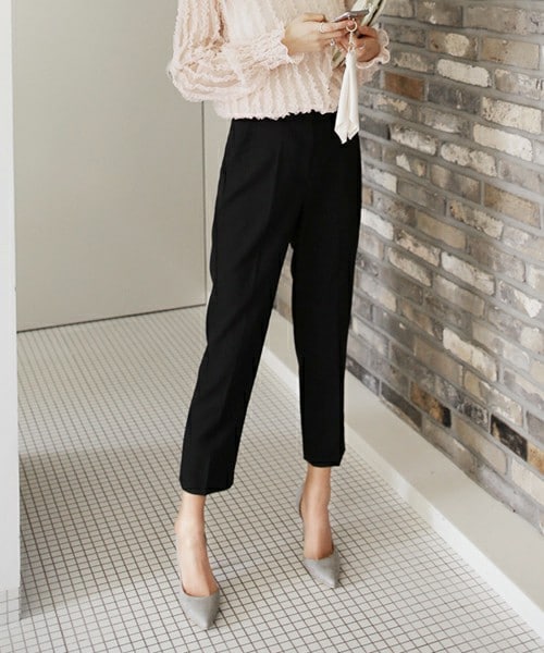 DHOLIC(ディーホリック)の「S/Sベーシッククロップドスラックスパンツ(スラックス・レディース・ライトベージュ/ピンク/ブラック・S/M)」の2枚目の写真