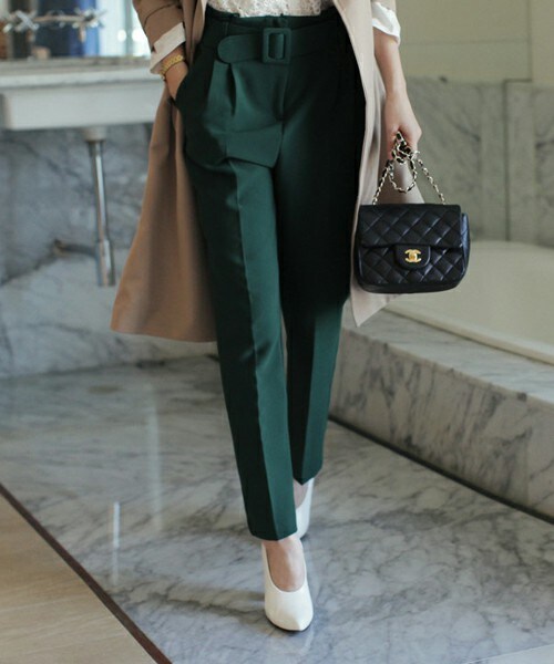 DHOLIC（ディーホリック）の「ベルトポイントハイウエストストレッチスラックス（Tシャツ/カットソー・レディース・ブルーパープル/グリーン/ブラック/キャメル・S/M）」の4枚目の写真