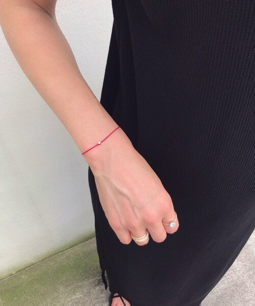 les desseins de DIEU（レデッサンドゥデュー）の「レ デッサン ドゥ デュー 65-S "ベル ダイヤ" 一粒ダイヤモンド サテンコード ブレスレット 0.05ct（ブレスレット・レディース・ゴールド・15.5cm）」の4枚目の写真