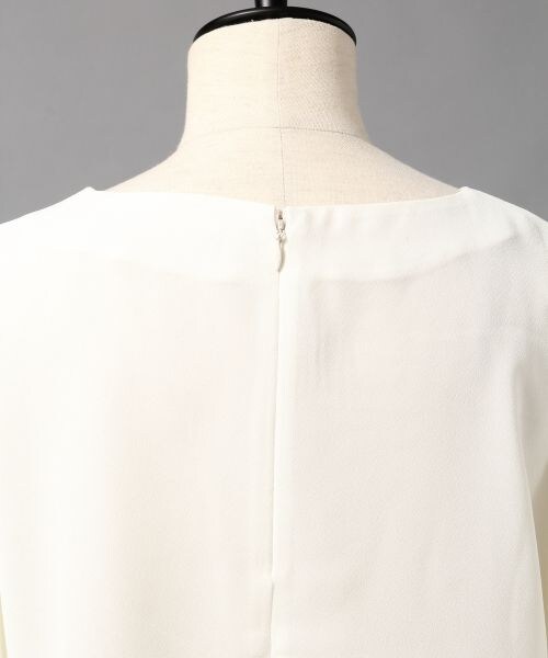 BLISS POINT（ブリスポイント）の「GZドルマンフレアスリーブブラウス（トップス・レディース・ホワイト/ピンク/ブラウン/カーキ/ネイビー・M/L）」の10枚目の写真