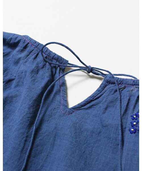 45rpm 藍フェザー カディフリルチュニック 手織り手紡ぎ 薄手 春おすすめ size2 ガーゼ 45R（フォーティファイブアール）の「藍フェザーカディ小花刺繍