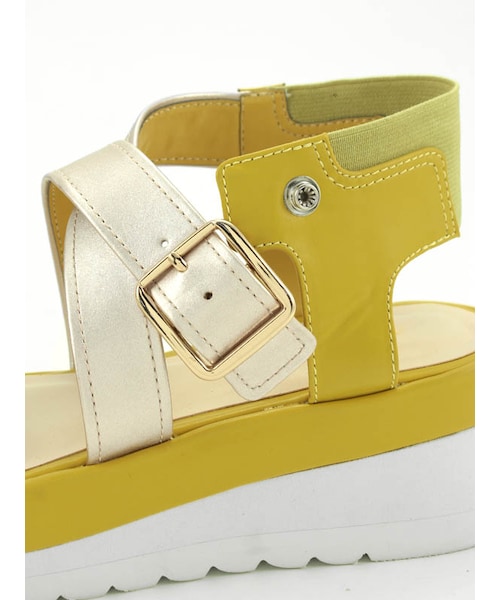 31 Sons de mode（トランテアン　ソン　ドゥ　モード）の「≪春カタログ掲載ITEM≫バイカラーベルトサンダル（シューズ・レディース・イエロー/キャメル/ブラック・S/M/L）」の8枚目の写真