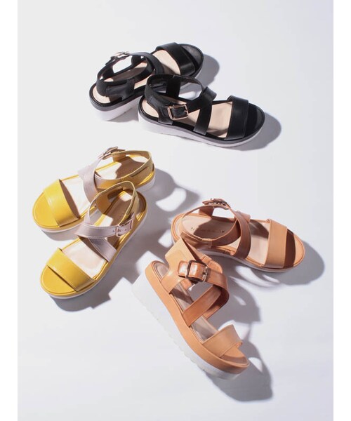 31 Sons de mode（トランテアン　ソン　ドゥ　モード）の「≪春カタログ掲載ITEM≫バイカラーベルトサンダル（シューズ・レディース・イエロー/キャメル/ブラック・S/M/L）」の4枚目の写真