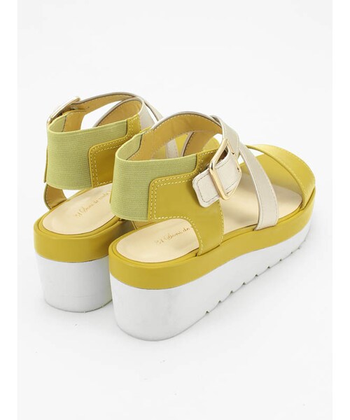 31 Sons de mode（トランテアン　ソン　ドゥ　モード）の「≪春カタログ掲載ITEM≫バイカラーベルトサンダル（シューズ・レディース・イエロー/キャメル/ブラック・S/M/L）」の6枚目の写真