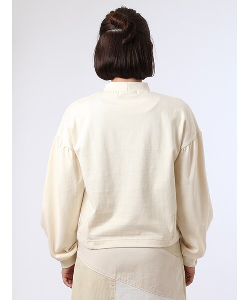 w closet（ダブルクローゼット）の「ボリューム袖ハイネックプルオーバー（トップス・レディース・オフホワイト/グレー/ベージュ/チャコールグレー・FREE）」の7枚目の写真