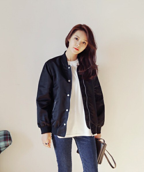 DHOLIC（ディーホリック）の「フェイクボタンジップアップブルゾンジャケット（ブルゾン・レディース・グレー/ブラック/カーキ・FREE）」の2枚目の写真