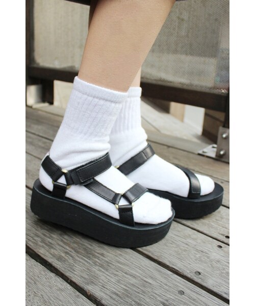 FRAMeWORK(フレームワーク)の「≪予約≫Teva FLATFORM UNIVERSAL CRAFTED(シューズ・ブラック/ホワイト・22/23/24)」の20枚目の写真