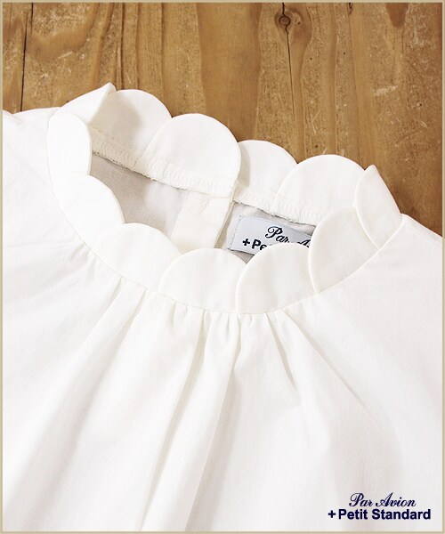 paravion（パラビオン）の「フラワーハイネックブラウス（トップス・レディース・オフホワイト/アイボリー/グレー・ワンサイズ）」の6枚目の写真