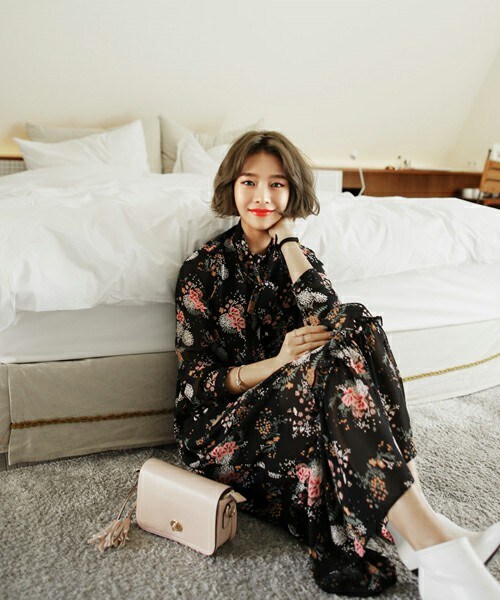 DHOLIC(ディーホリック)の「<DHOLIC オリジナル>スカーフSETフローラルマキシ丈ワンピース(ワンピース・レディース・アイボリー/ブラック・FREE)」の2枚目の写真