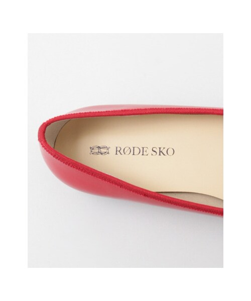 RODE SKO（ロデスコ）の「CAMERON リボンポインテッドバレエ（シューズ・レディース・RED/L.BLUE/MILKY WHT・35/36/37/38/39）」の15枚目の写真