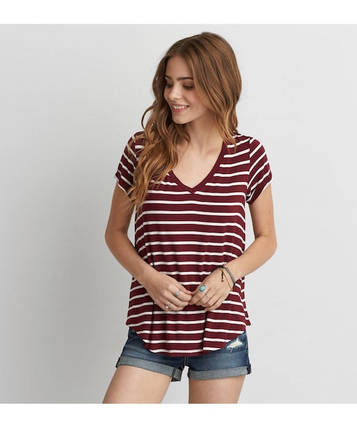 American Eagle(アメリカンイーグル)の「AEOソフトVネックTシャツ(Tシャツ/カットソー・レディース・ブラック/ヘザーグレー/ブルー/バーガンディー・XXS/XS/S/M/L/XL/XXL)」の4枚目の写真