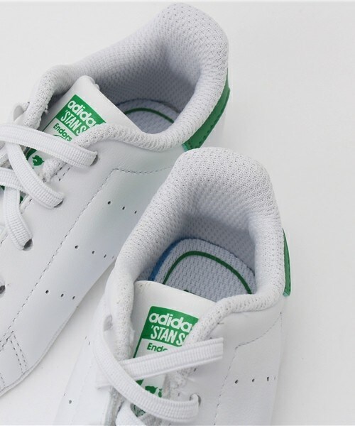 adidas（アディダス）の「ベビー キッズ アディダス スタンスミス クリブ STAN SMITH CRIB B24101（スニーカー・キッズ・ホワイト・9cm/10cm/11cm/12cm）」の6枚目の写真